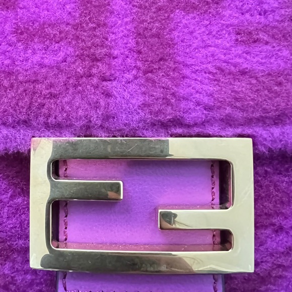 FENDI pink shearling zucca two straps baguette - Picture 5 of 6